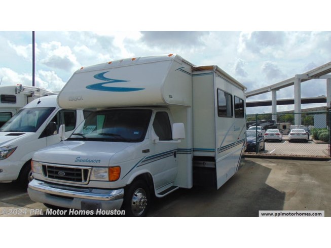 2004 Itasca Sundancer 31C - Used Class C For Sale by PPL Motor Homes in Houston, Texas features Exterior Stereo, Air Conditioning, Hitch, Non-Smoking Unit, Refrigerator