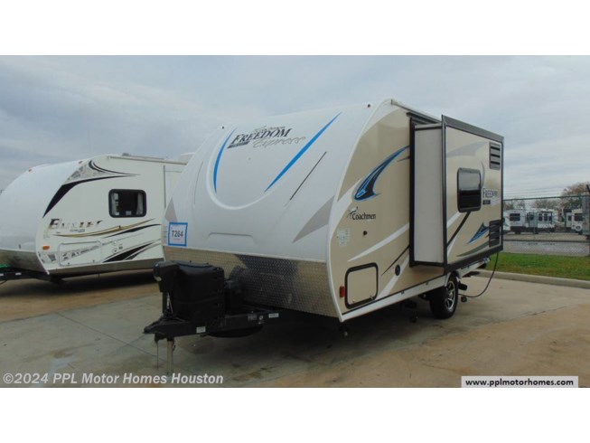 2019 Coachmen Freedom Express Pilot 19RKS - Used Travel Trailer For Sale by PPL Motor Homes in Houston, Texas features DVD Player, Non-Smoking Unit, Slideout, TV, External Shower