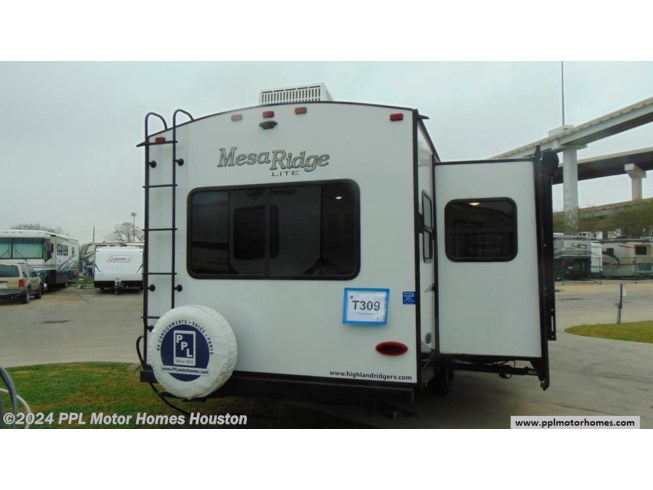 Used 2018 Miscellaneous Highland RV Mesa Ridge 2910RL available in Houston, Texas