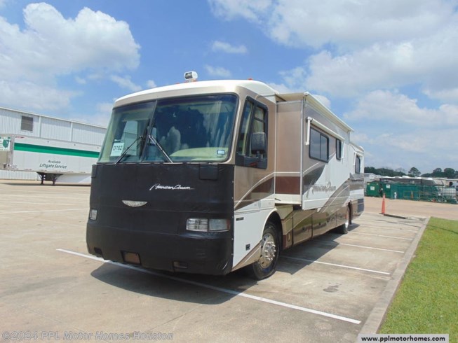 1999 Fleetwood American Dream 40DVS - Used Diesel Pusher For Sale by PPL Motor Homes in Houston, Texas features Non-Smoking Unit, TV, Water Heater, Air Conditioning, Hitch