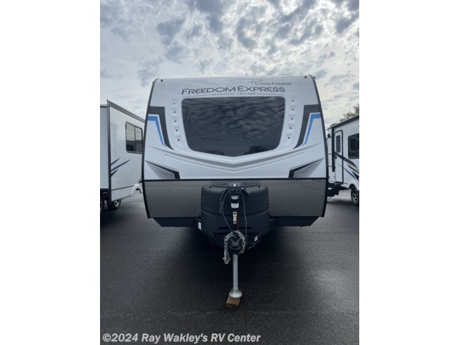 2022 Coachmen Freedom Express Ultra Lite 192RBS - New Travel Trailer For Sale by Ray Wakley