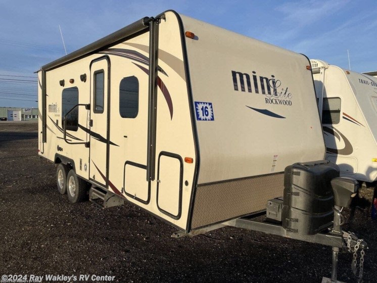 Used 2016 Forest River Mini Lite 2304KS available in North East, Pennsylvania