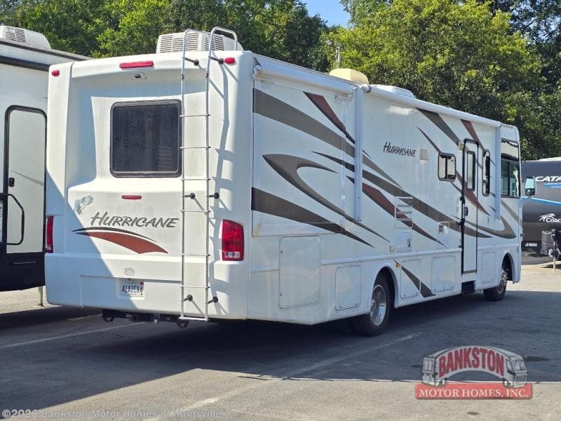 2011 Hurricane 32A by Thor Motor Coach from Bankston Motor Homes of Huntsville in Huntsville, Alabama