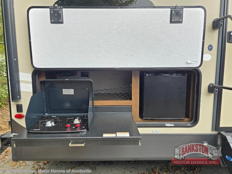 Used 2020 Forest River Flagstaff Super Lite 27BHWS available in Huntsville, Alabama