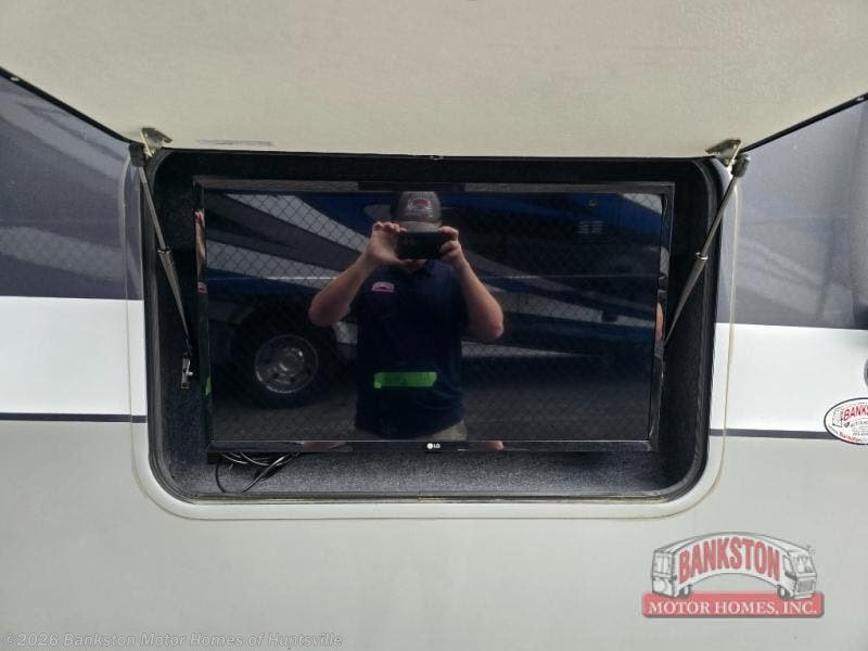 Used 2020 Tiffin Wayfarer 24 TW available in Huntsville, Alabama