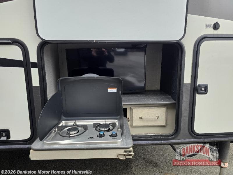 2022 Alpine 3910RK by Keystone from Bankston Motor Homes of Huntsville in Huntsville, Alabama