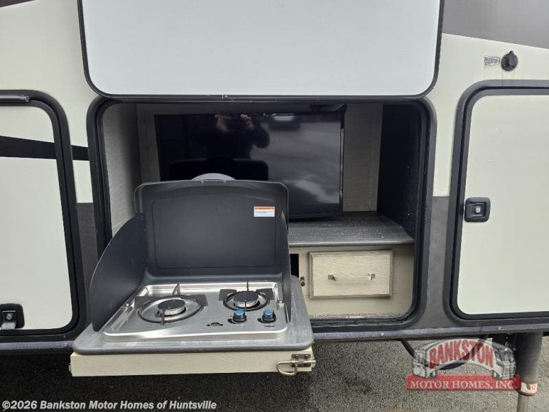 2022 Alpine 3910RK by Keystone from Bankston Motor Homes of Huntsville in Huntsville, Alabama