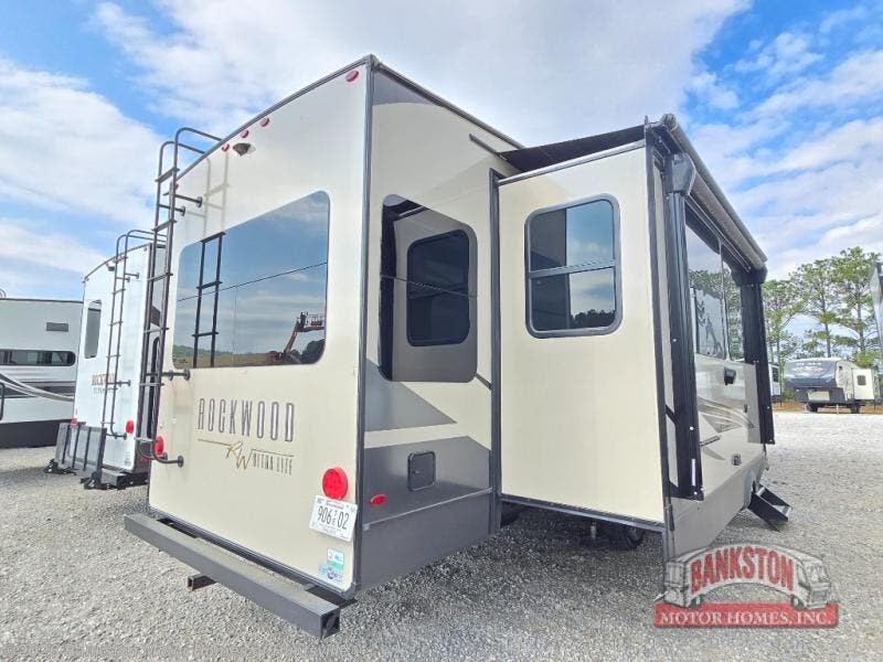 Used 2022 Forest River Rockwood Ultra Lite 2893BS available in Huntsville, Alabama