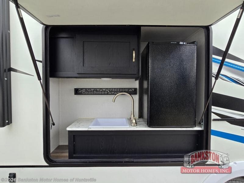 Used 2022 Coachmen Freedom Express Ultra Lite 259FKDS available in Huntsville, Alabama