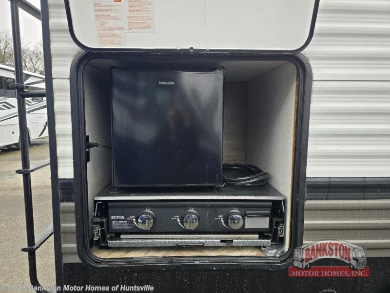 Used 2023 Palomino Puma 32BH2B available in Huntsville, Alabama