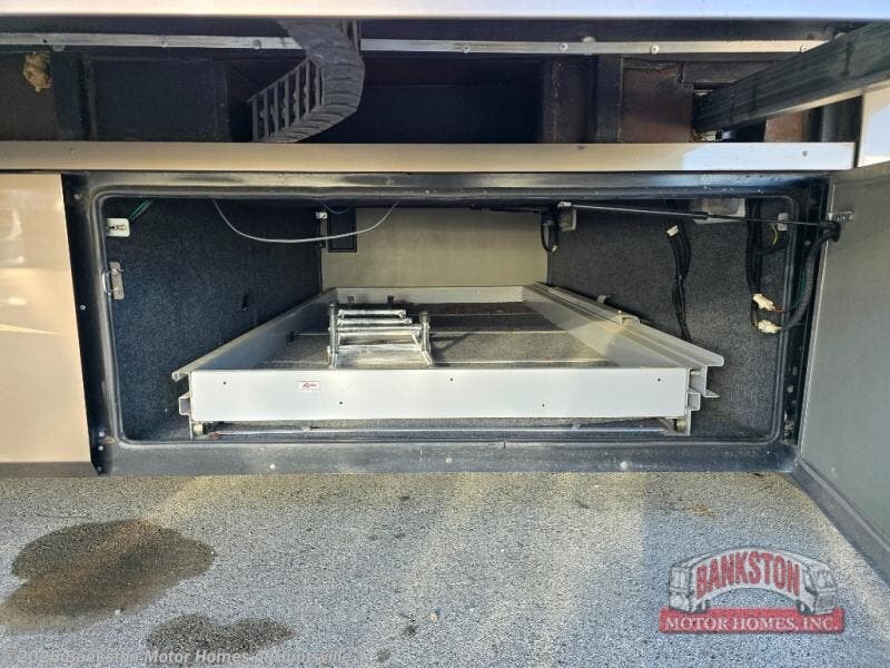 2010 Dynasty Regal IV by Monaco RV from Bankston Motor Homes of Huntsville in Huntsville, Alabama