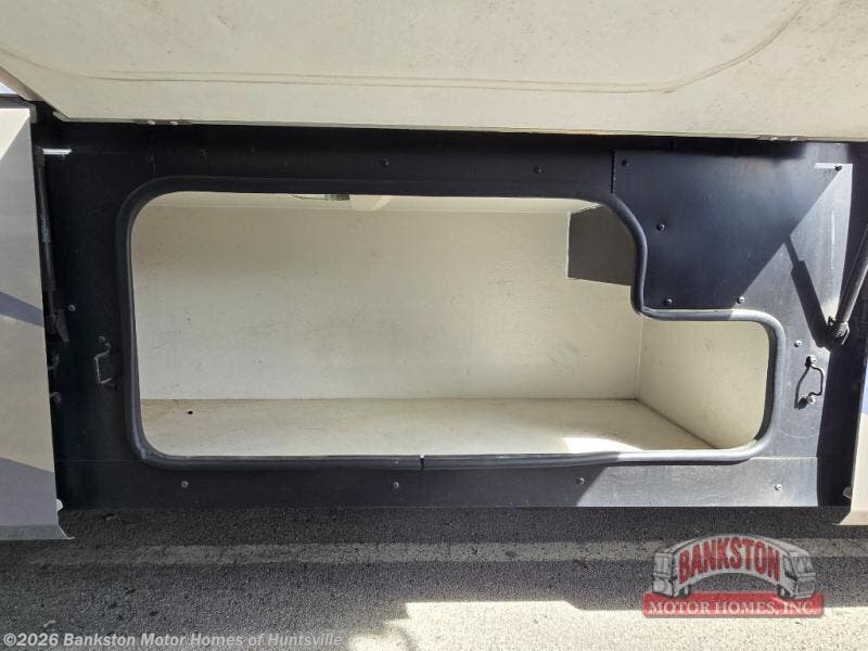 2007 Bounder 38P by Fleetwood from Bankston Motor Homes of Huntsville in Huntsville, Alabama