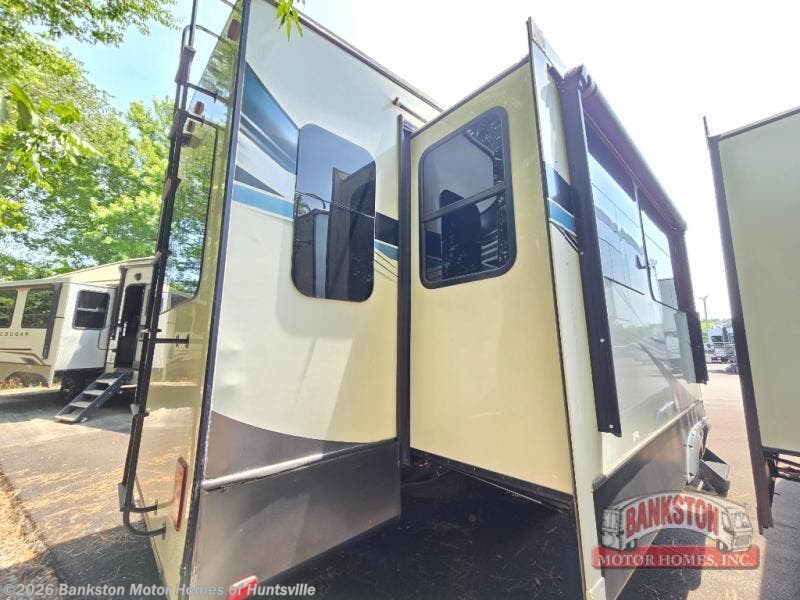 Used 2021 Keystone Montana 3230CK available in Huntsville, Alabama