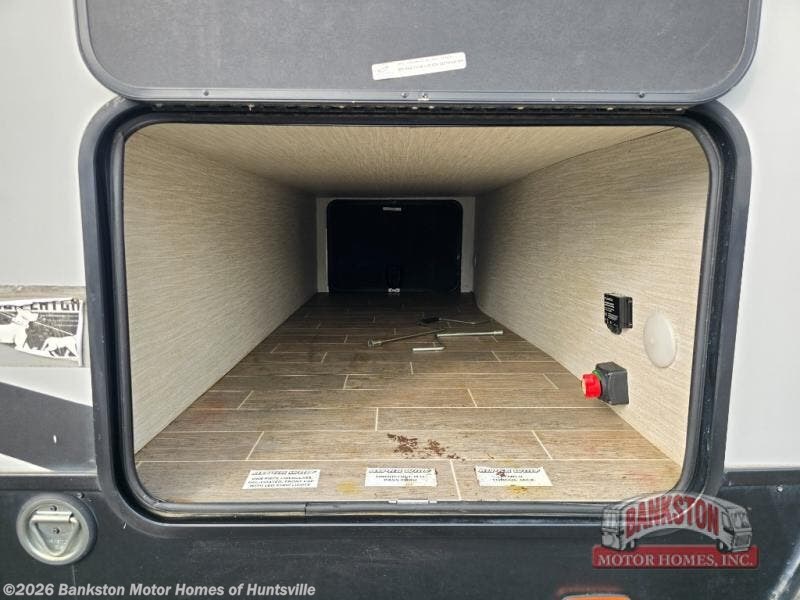 2021 Cherokee Alpha Wolf 26DBH-L by Forest River from Bankston Motor Homes of Huntsville in Huntsville, Alabama