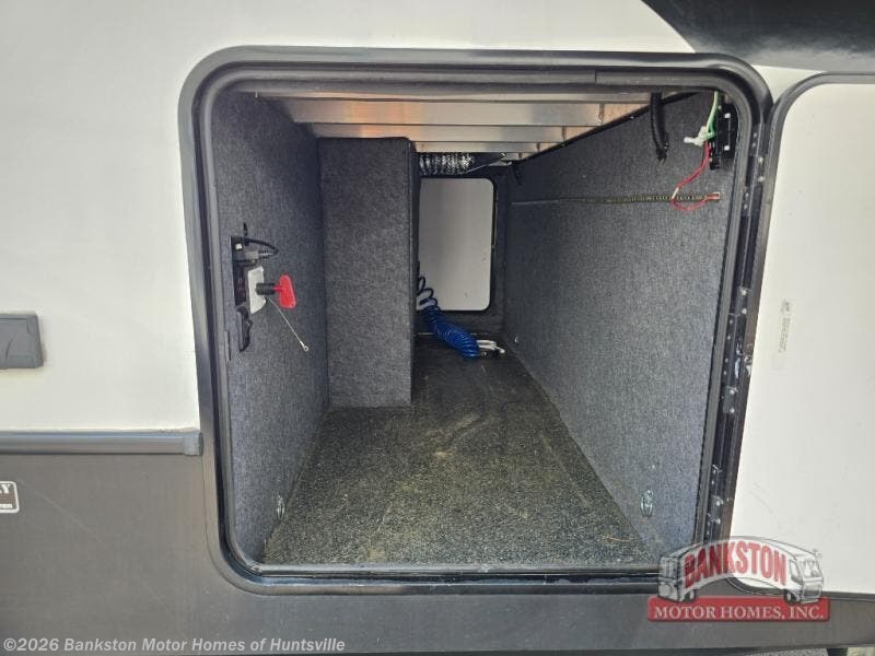 2021 Cardinal Luxury 370FLX by Forest River from Bankston Motor Homes of Huntsville in Huntsville, Alabama