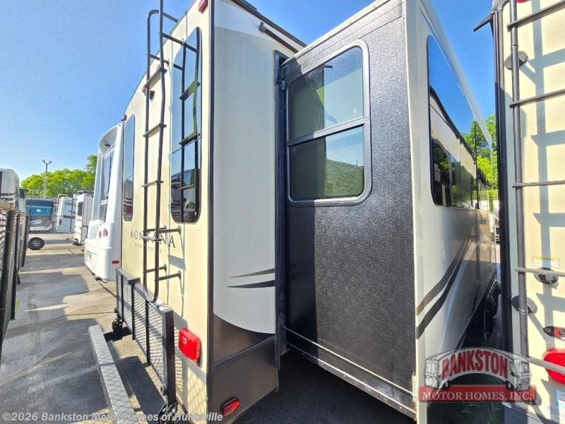2017 Montana High Country 310RE by Keystone from Bankston Motor Homes of Huntsville in Huntsville, Alabama
