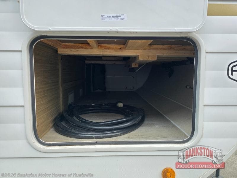 2025 Forest River Wildwood 31KBTS - Used Travel Trailer For Sale by Bankston Motor Homes of Huntsville in Huntsville, Alabama