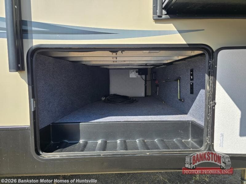 2017 Chaparral 370FL by Coachmen from Bankston Motor Homes of Huntsville in Huntsville, Alabama