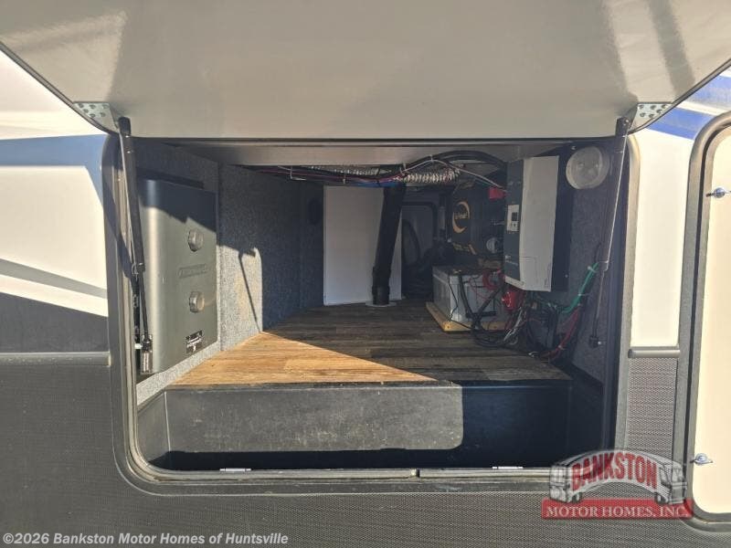 2019 Fuzion 427 by Keystone from Bankston Motor Homes of Huntsville in Huntsville, Alabama