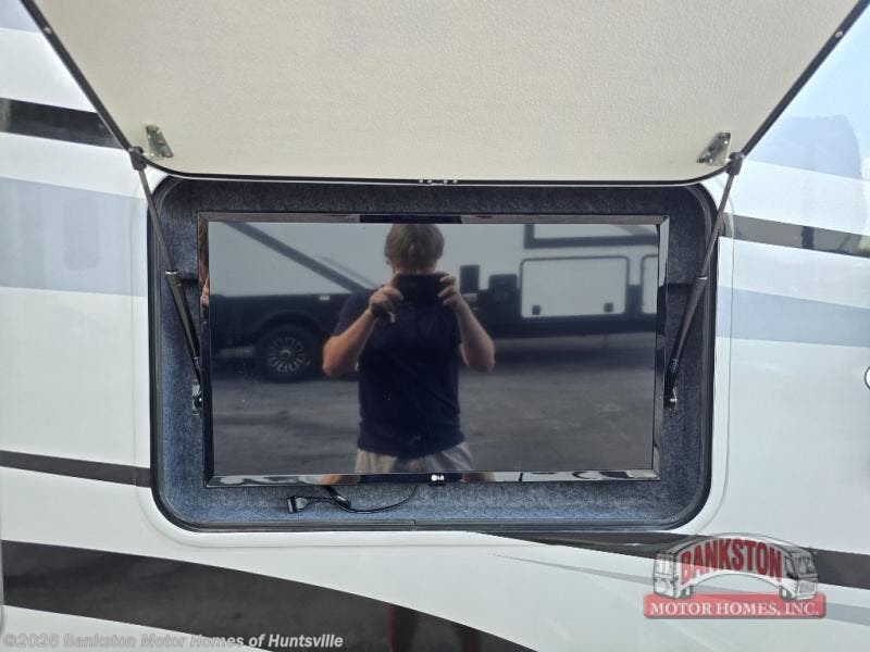 2021 Wayfarer 25 RW by Tiffin from Bankston Motor Homes of Huntsville in Huntsville, Alabama