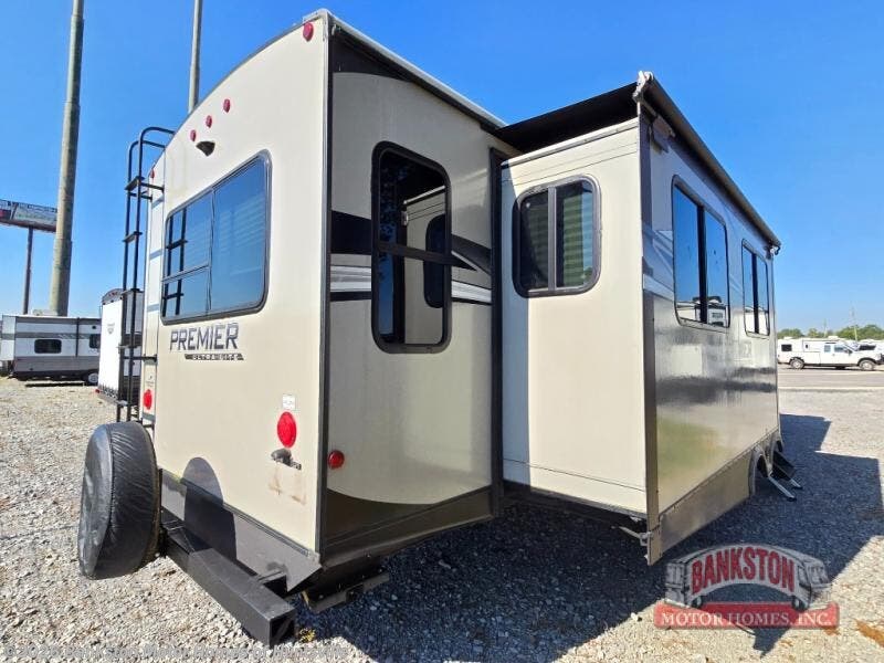2021 Keystone Bullet 34RIPR - Used Travel Trailer For Sale by Bankston Motor Homes of Huntsville in Huntsville, Alabama