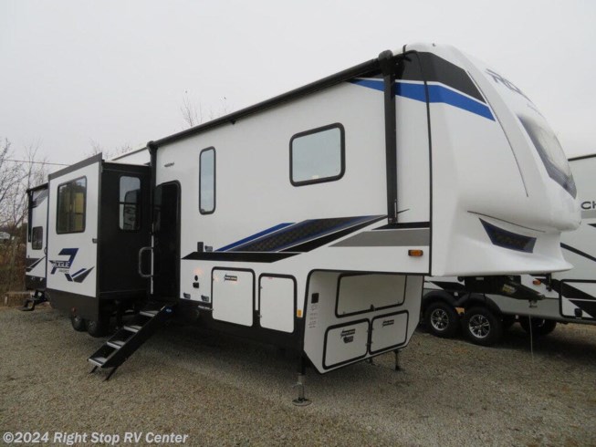 2024 Forest River Vengeance Rogue 383G2-81 - New Fifth Wheel For Sale by Right Stop RV Center in Lebanon Junction, Kentucky