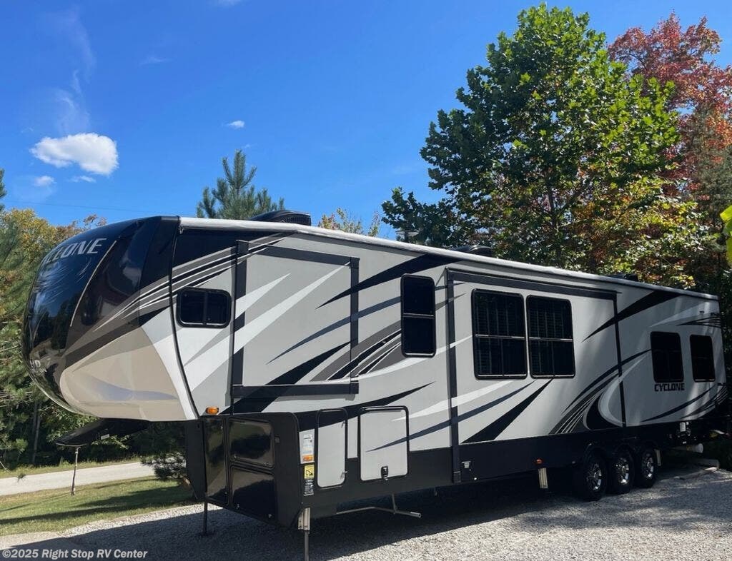 2020 Heartland Cyclone 4101 RV for Sale in Lebanon Junction, KY 40150