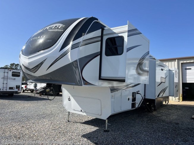 New 2022 Grand Design Solitude S-Class 3740BH-R available in Idabel, Oklahoma