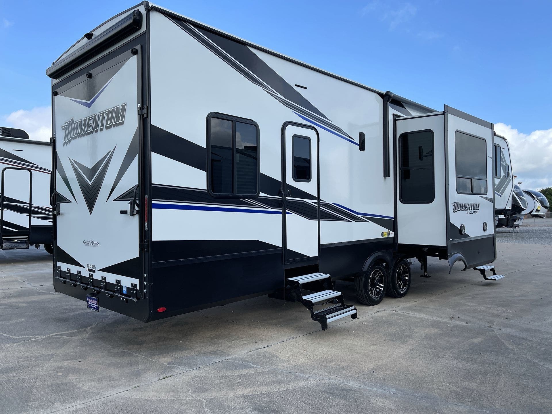 2022 Grand Design Momentum GClass 350GR RV for Sale in Rockwall, TX