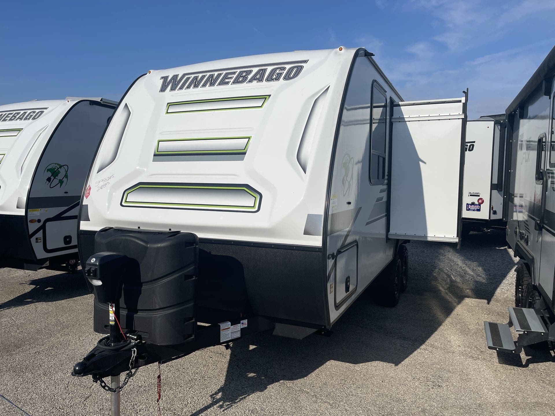 2022 Winnebago Micro Minnie FLX 2108DS RV for Sale in Rockwall, TX