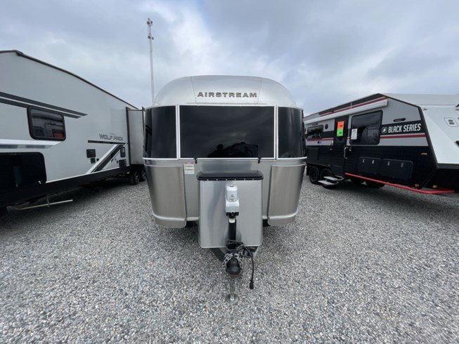 2018 Airstream International Signature 23FB - Used Travel Trailer For Sale by McClain
