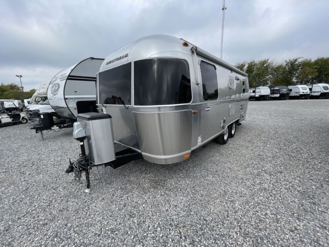 2018 International Signature 23FB by Airstream from McClain