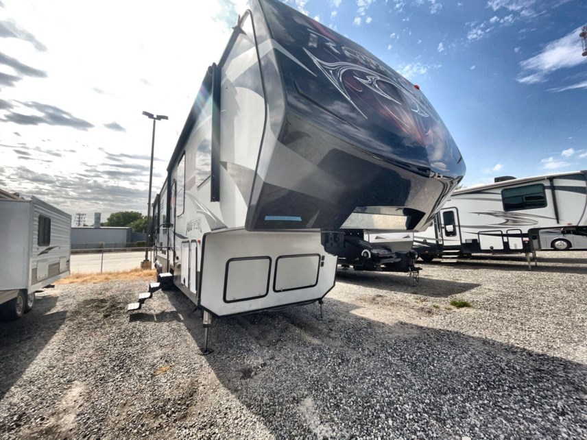 2017 Keystone Raptor 425TS