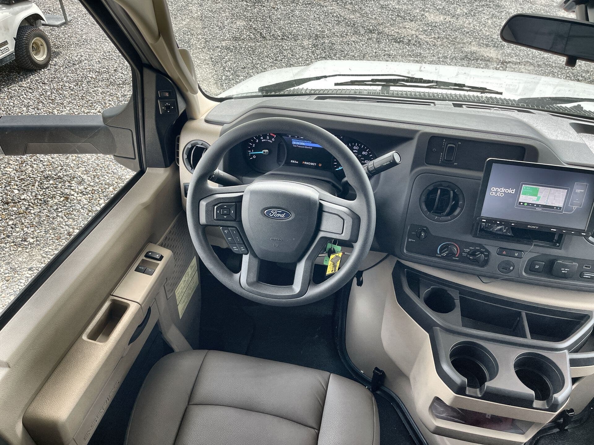 2025 Ford E-450 photo 25