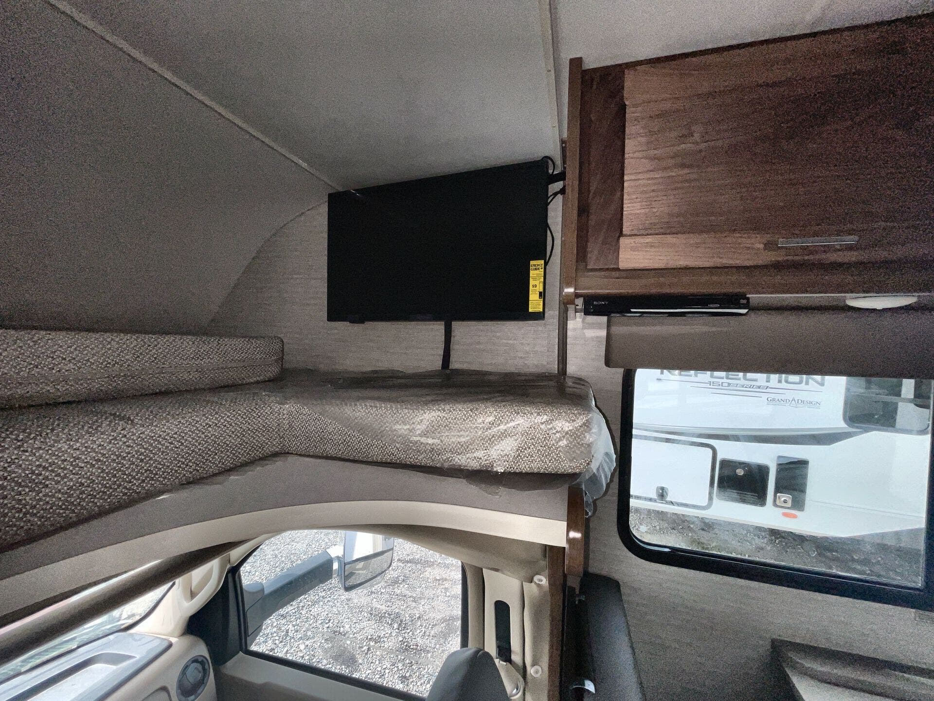 2025 Ford E-450 photo 11