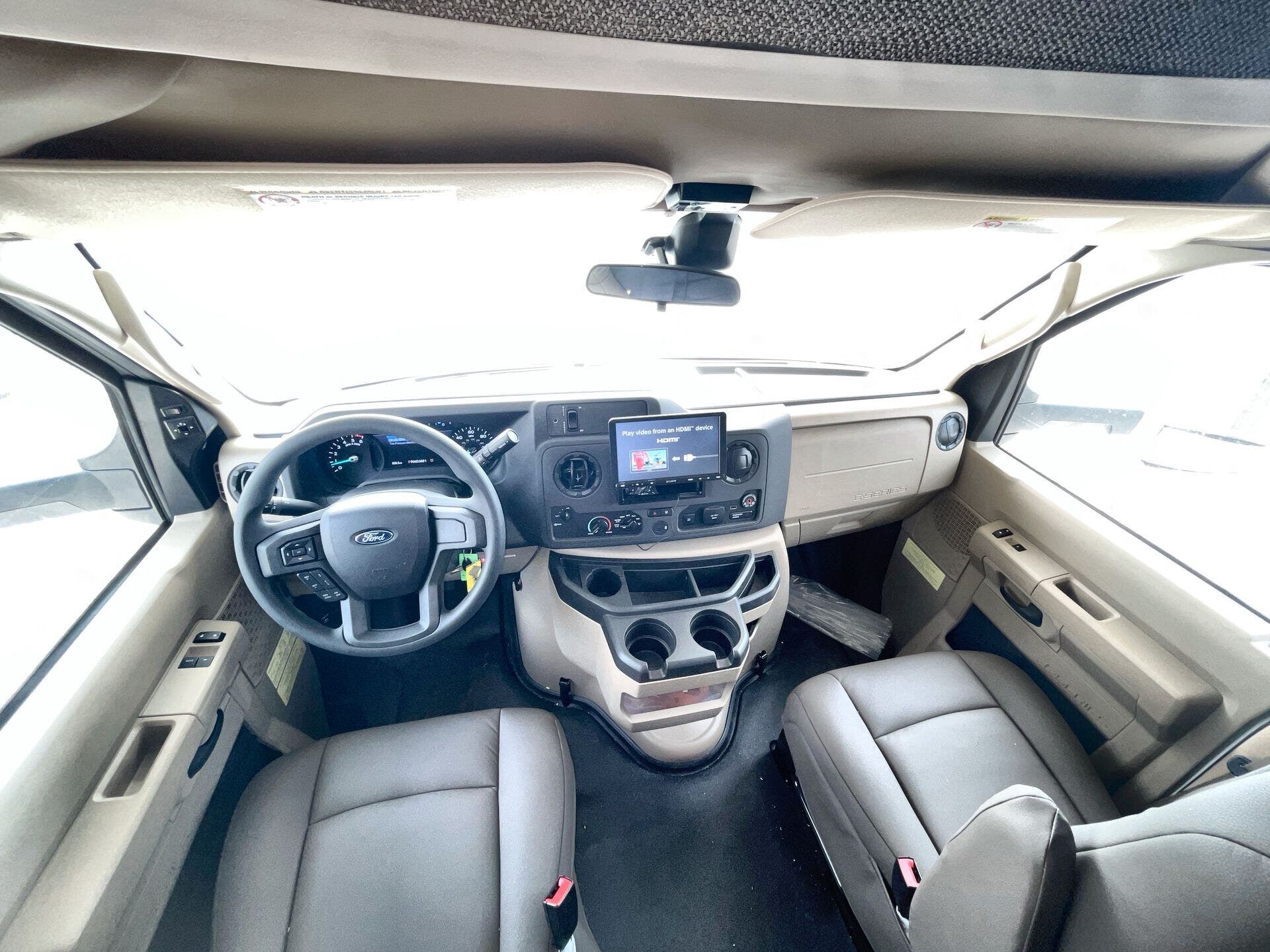 2025 Ford E-450 photo 23