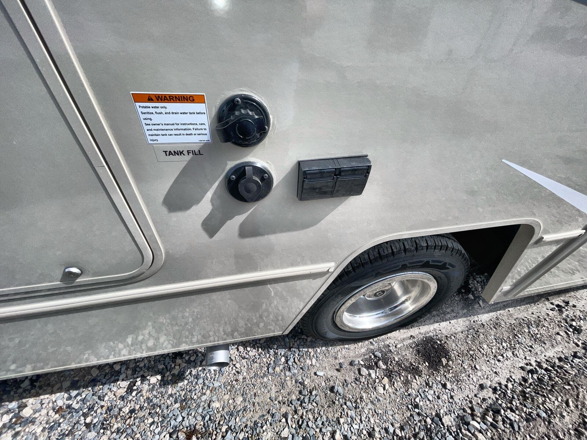 2025 Ford E-450 photo 19