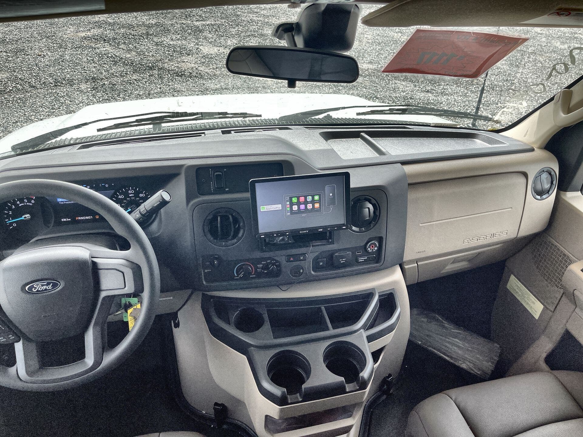 2025 Ford E-450 photo 24