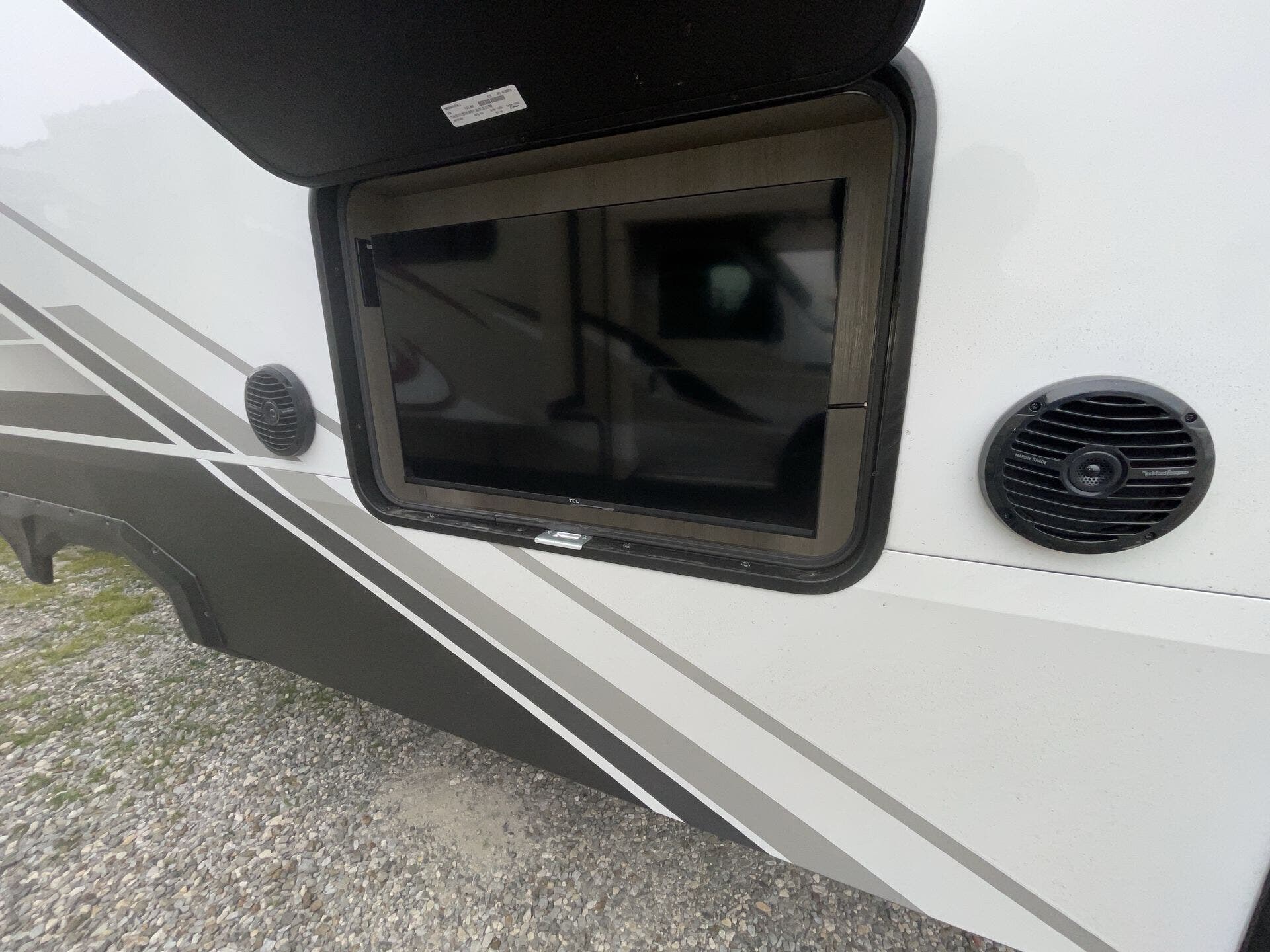 2025 Grand Design Recreational Momentum Wide Body photo 18