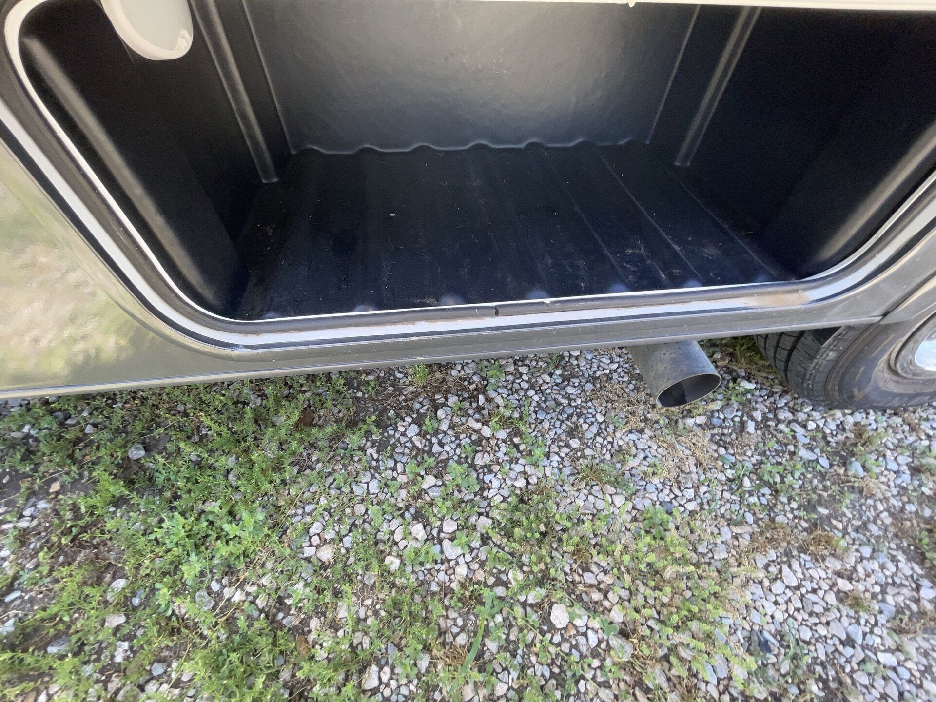 2023 Ford E-450 photo 24