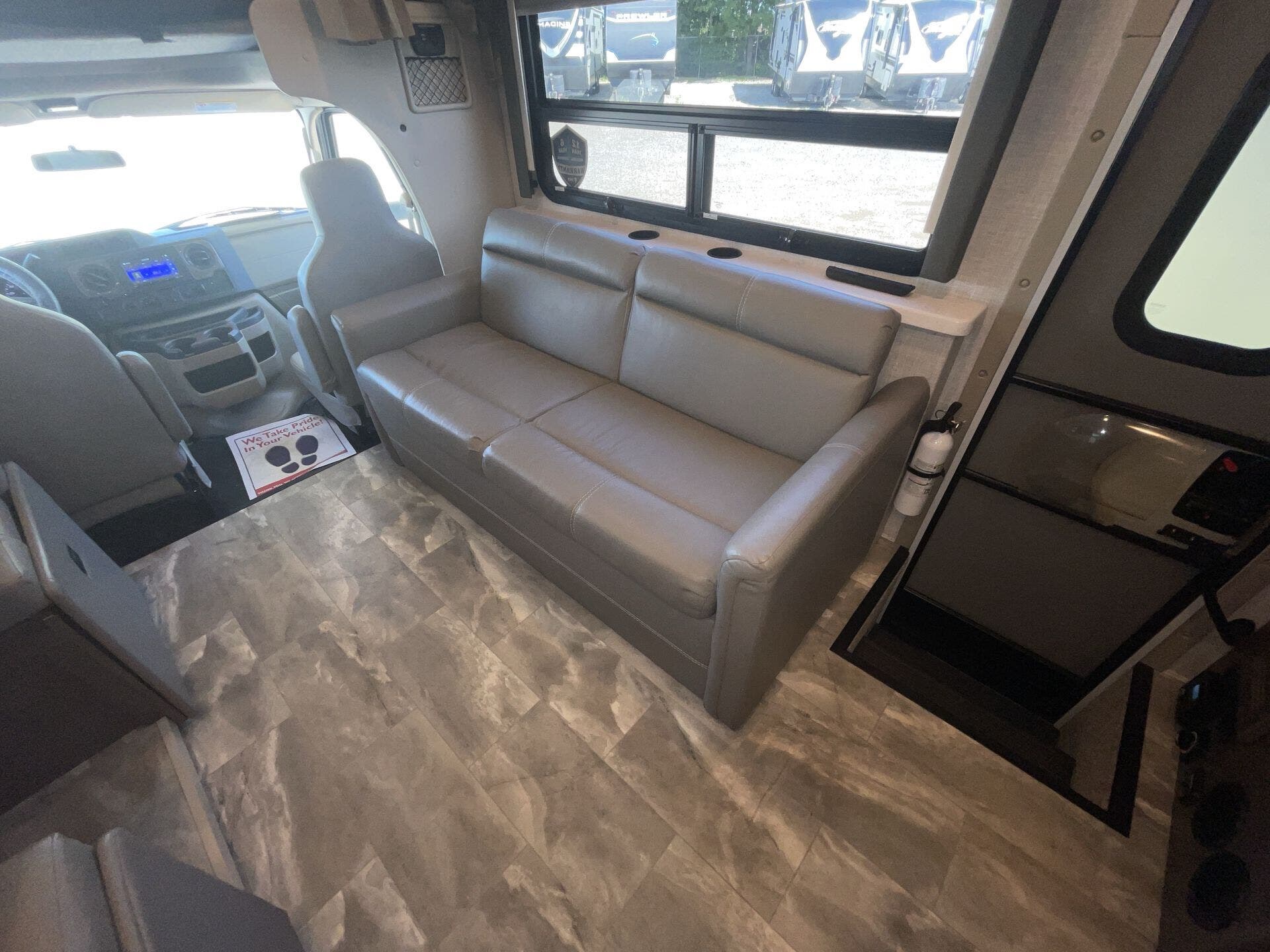 2023 Ford E-450 photo 12