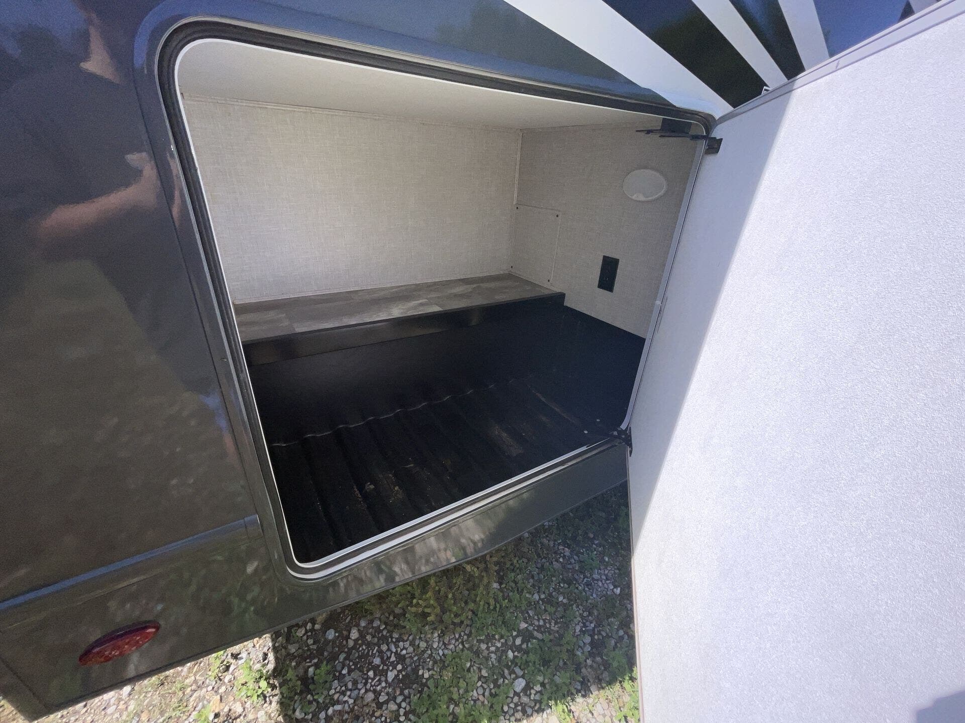 2023 Ford E-450 photo 25