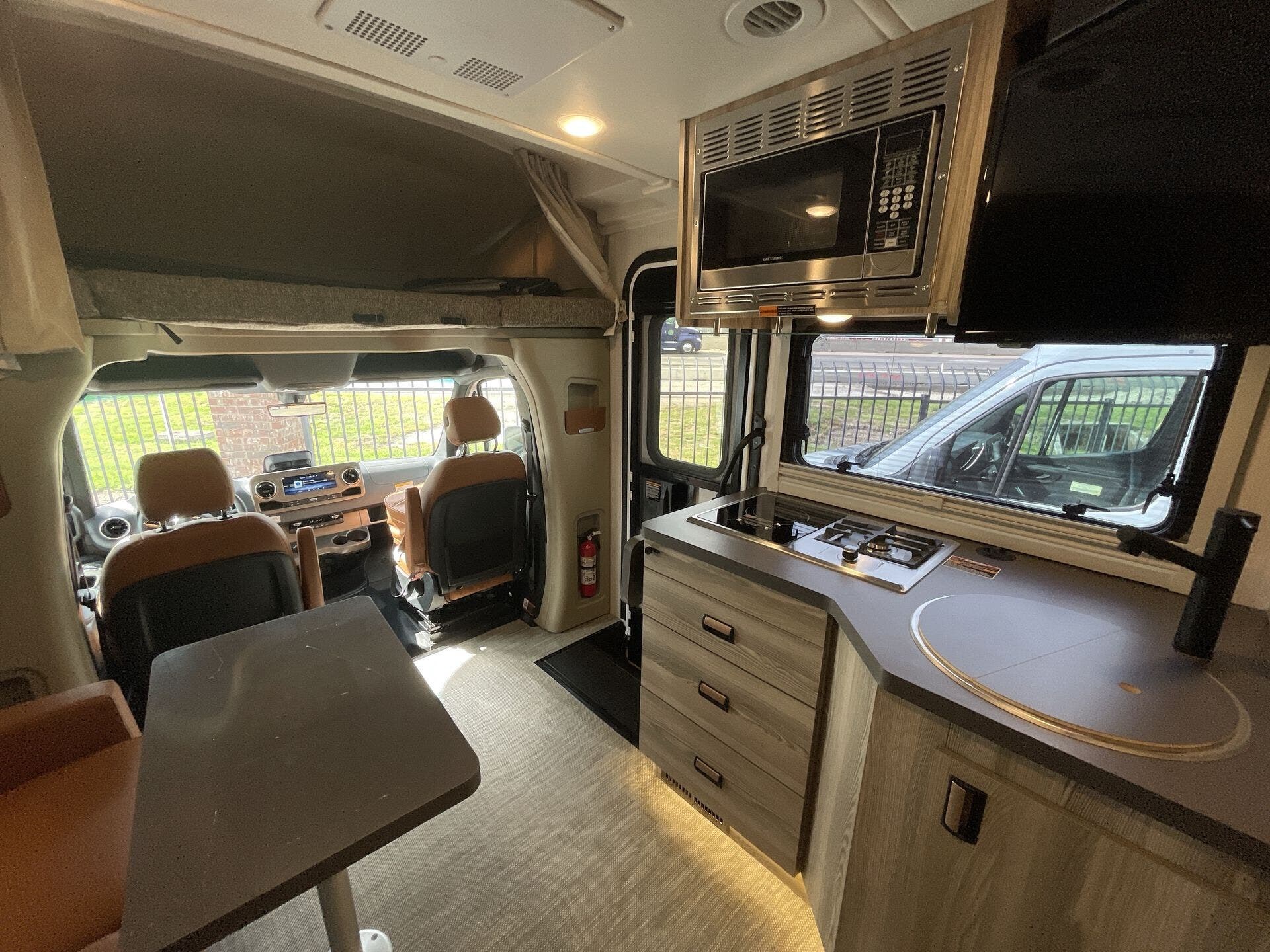2025 Mercedes Benz Sprinter 3500 photo 4