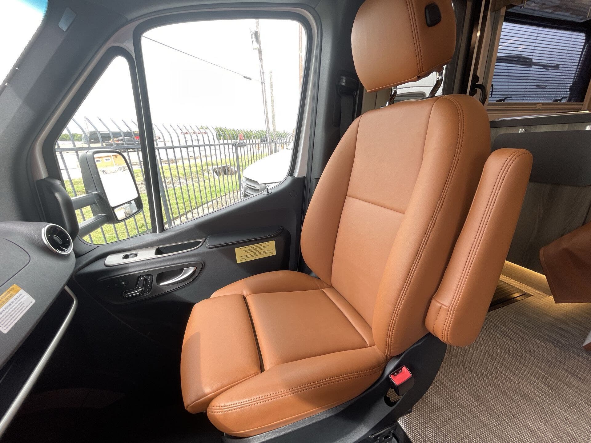 2025 Mercedes Benz Sprinter 3500 photo 23