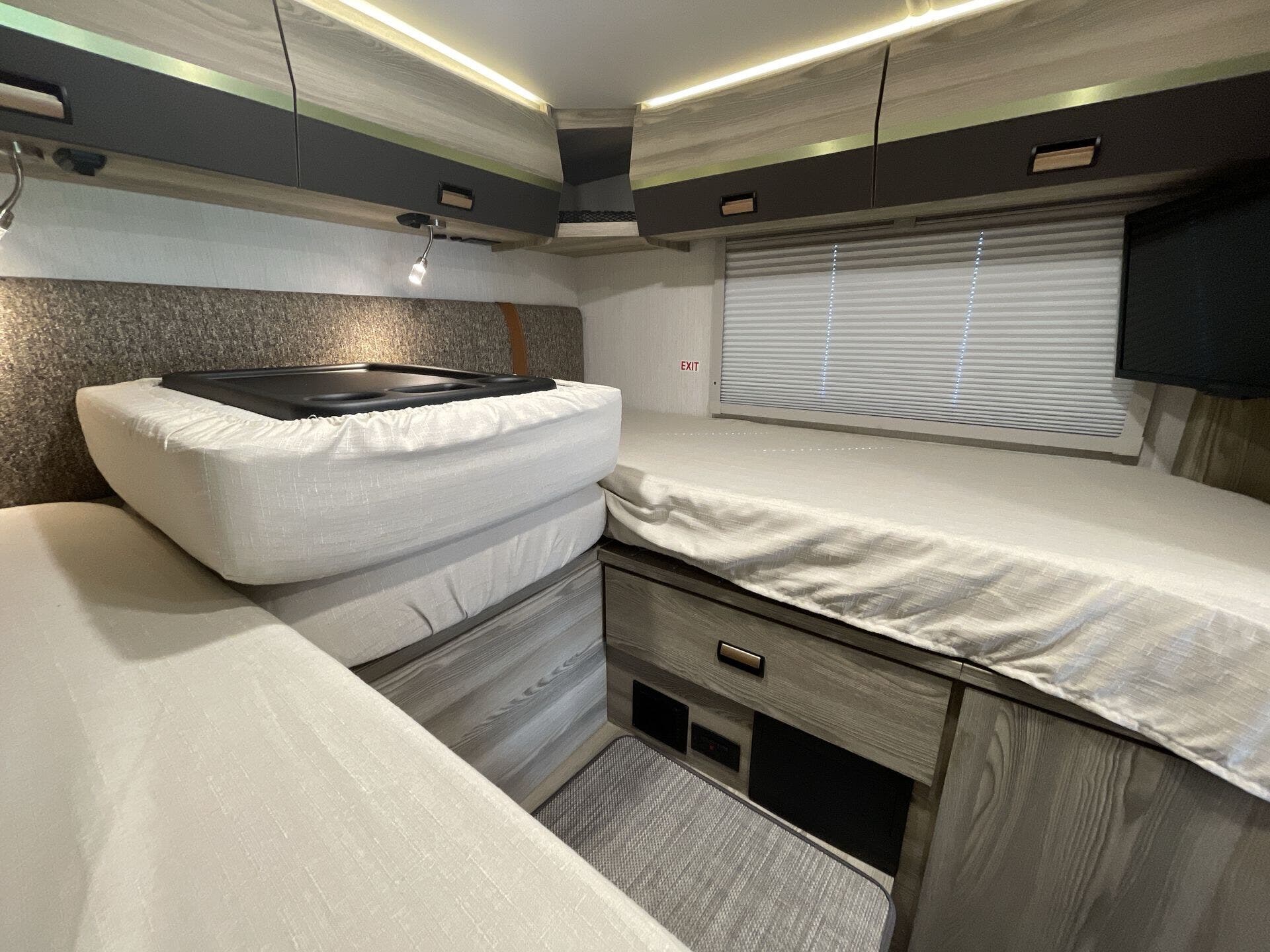 2025 Mercedes Benz Sprinter 3500 photo 13