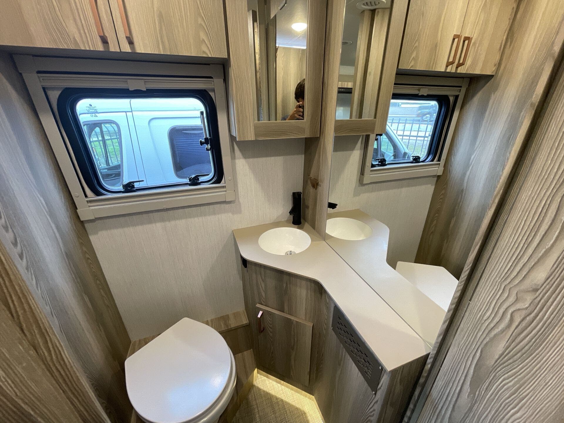 2025 Mercedes Benz Sprinter 3500 photo 14