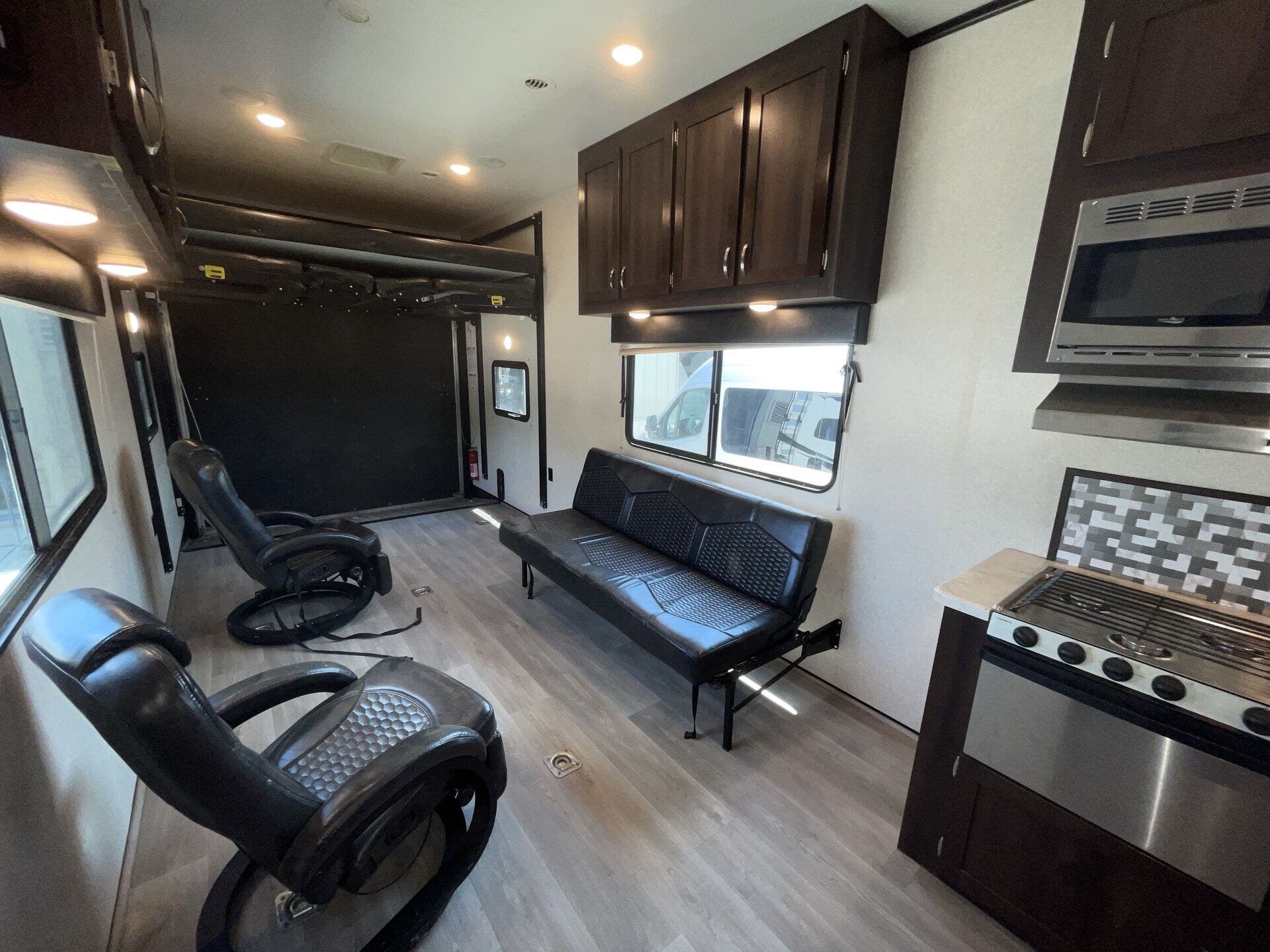 T.V 2018 Jayco TALON-ZX 320T