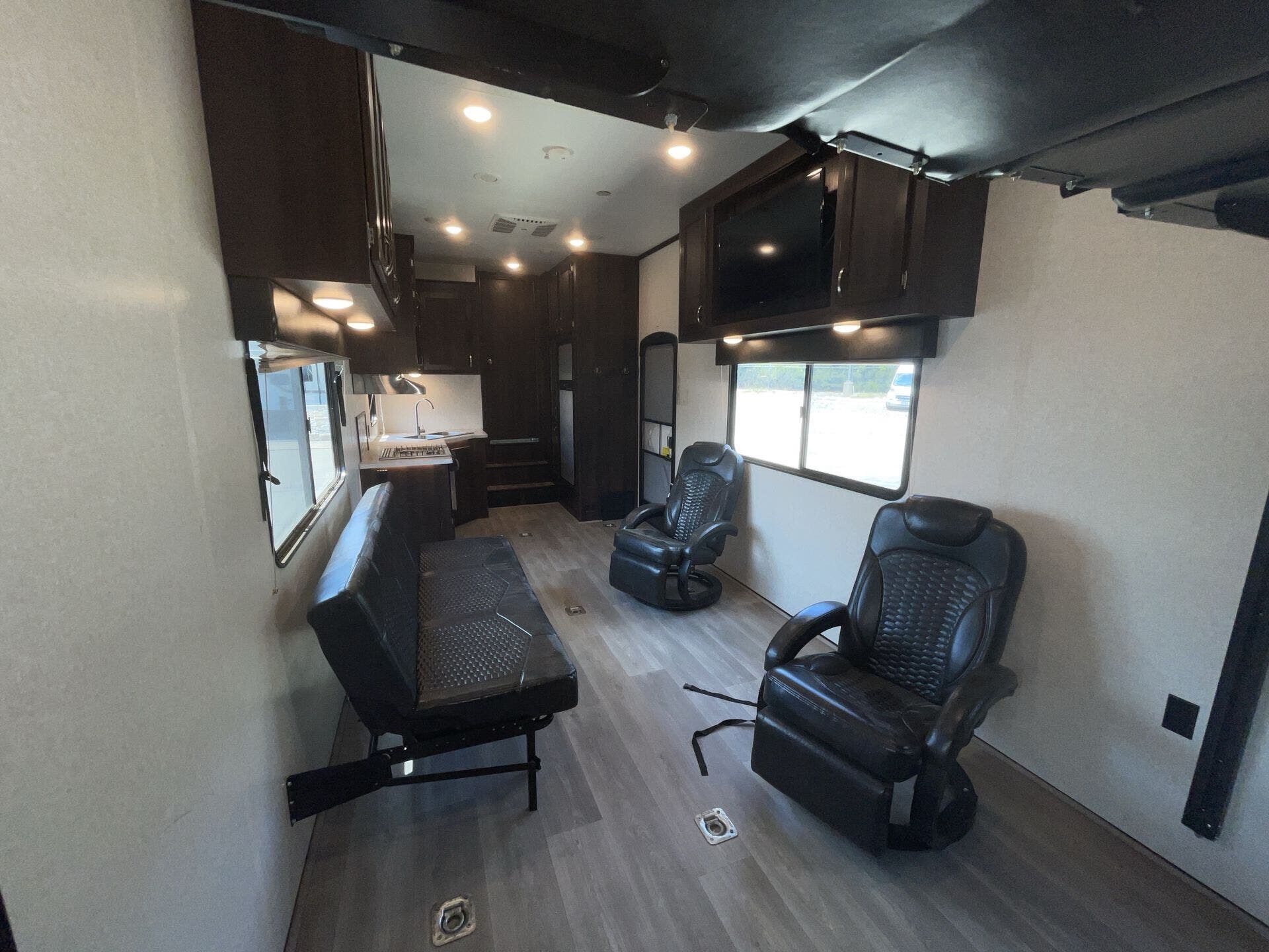 T.V 2018 Jayco TALON-ZX 320T