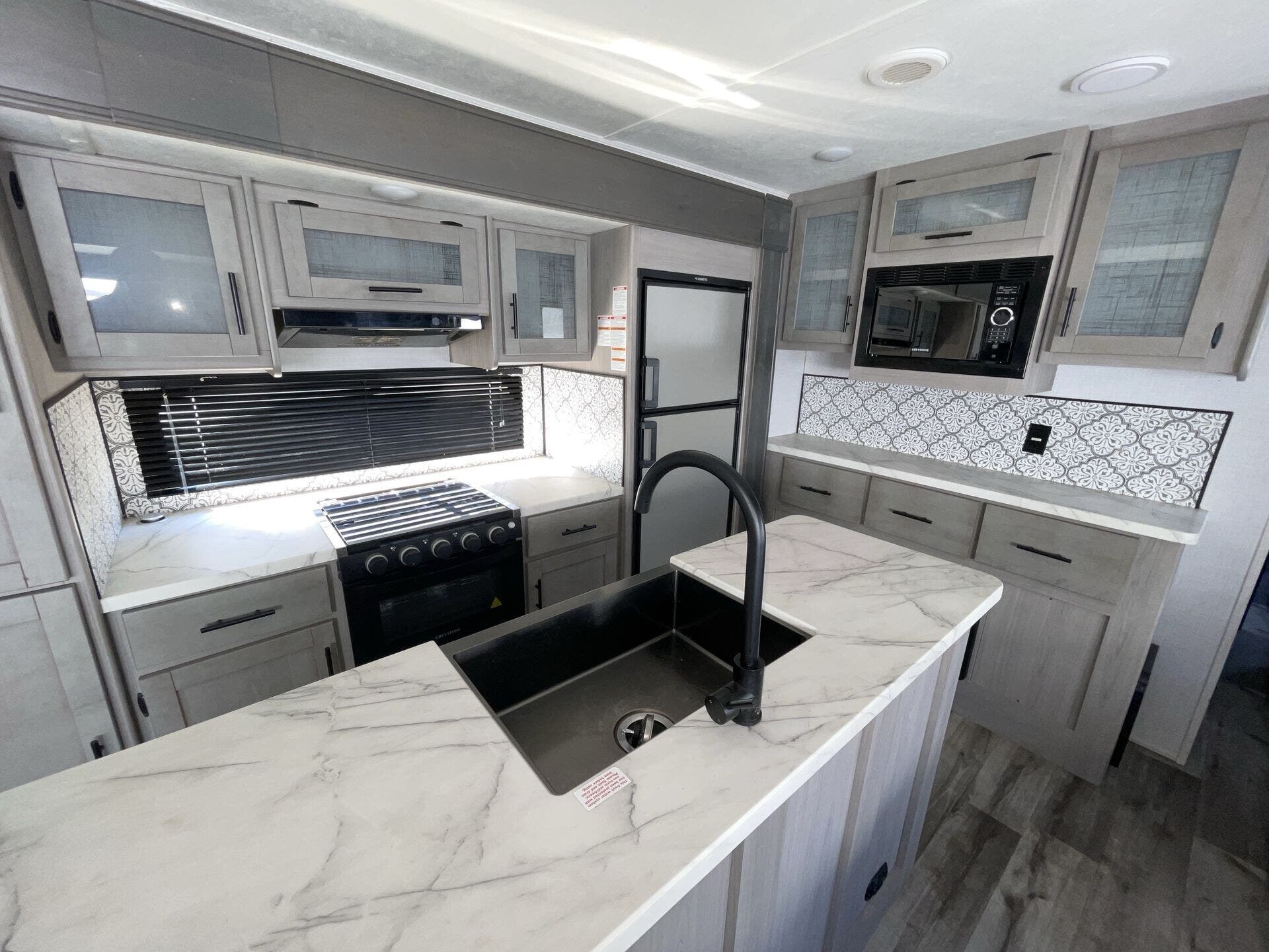 Used 2022 Coleman DUTCHMAN 2955RL available in Rockwall, Texas