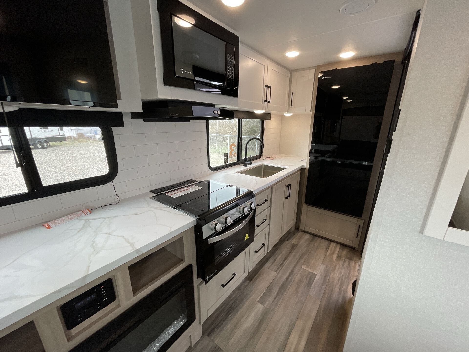 2026 Highland Ridge Open Range LITE 200MLM - New Travel Trailer For Sale by McClain's RV Rockwall in Rockwall, Texas